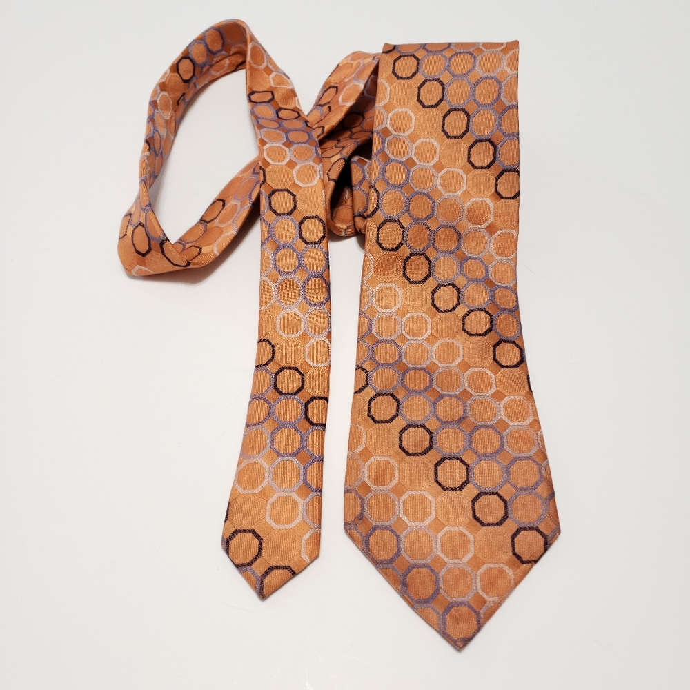 MICHAEL KORS WOVEN GEOMETRIC 100% SILK TIE
